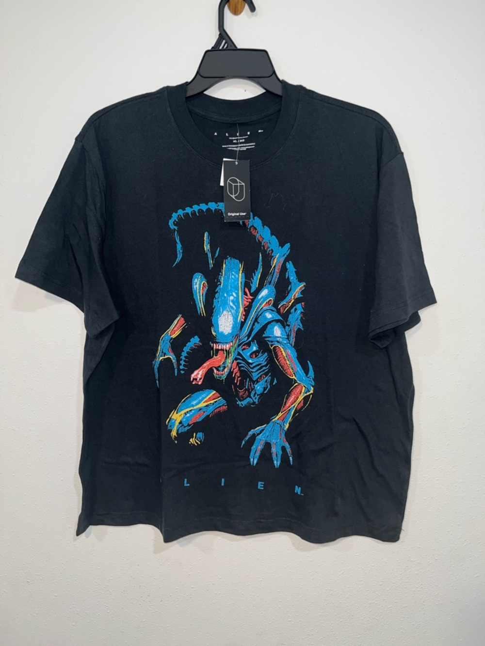 Original Use Black Tee with Alien Graphic and Red-Blue Accents size XL oversized - Picture 2 of 4